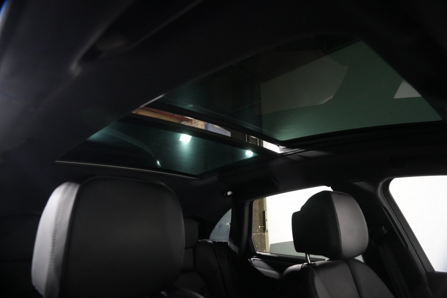 2017 Porsche Macan SUV Image 23