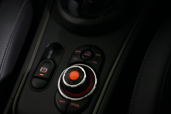2021 MINI Countryman C Classic SUV image 17