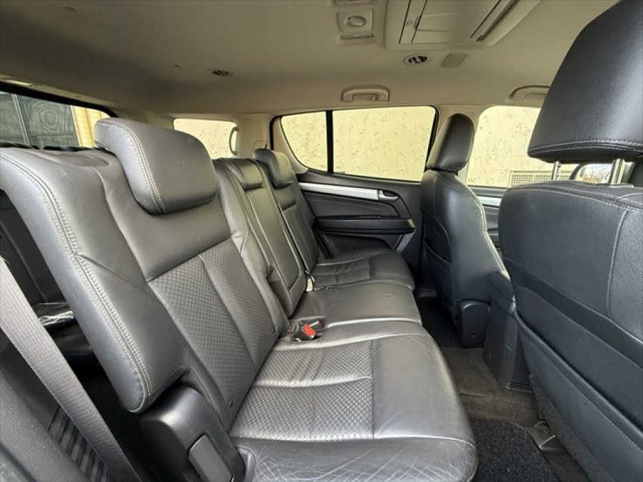 2016 MY15.5 Isuzu MU-X LS-T SUV Image 11