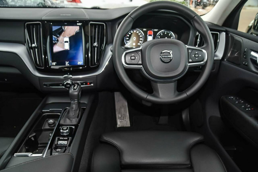 2019 MY20 Volvo XC60 UZ MY20 T5 AWD Momentum Suv Image 7