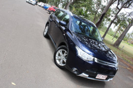 Mitsubishi Outlander ES ZJ
