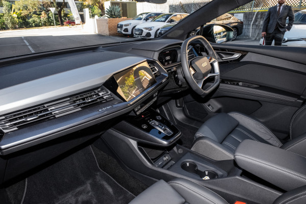 2024 Audi Q4 e-tron F4 55 SUV image 8
