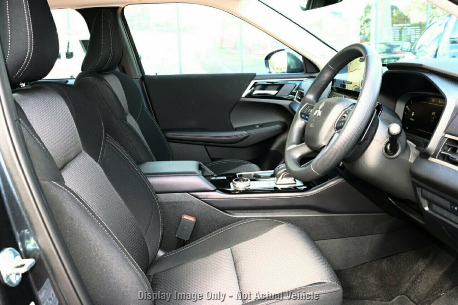 2026 Mitsubishi Outlander ZM ES Wagon Image 9