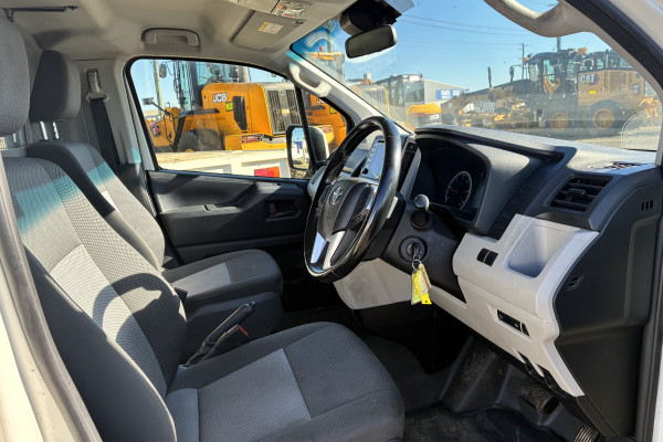 2019 Toyota HiAce GDH300R  Van Image 9