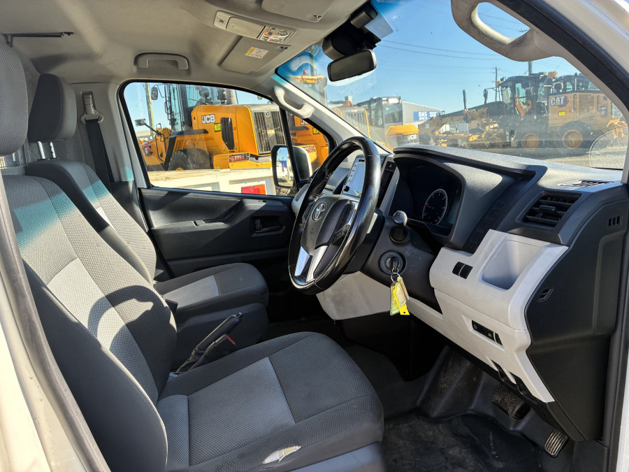 2019 Toyota HiAce GDH300R  Van Image 9