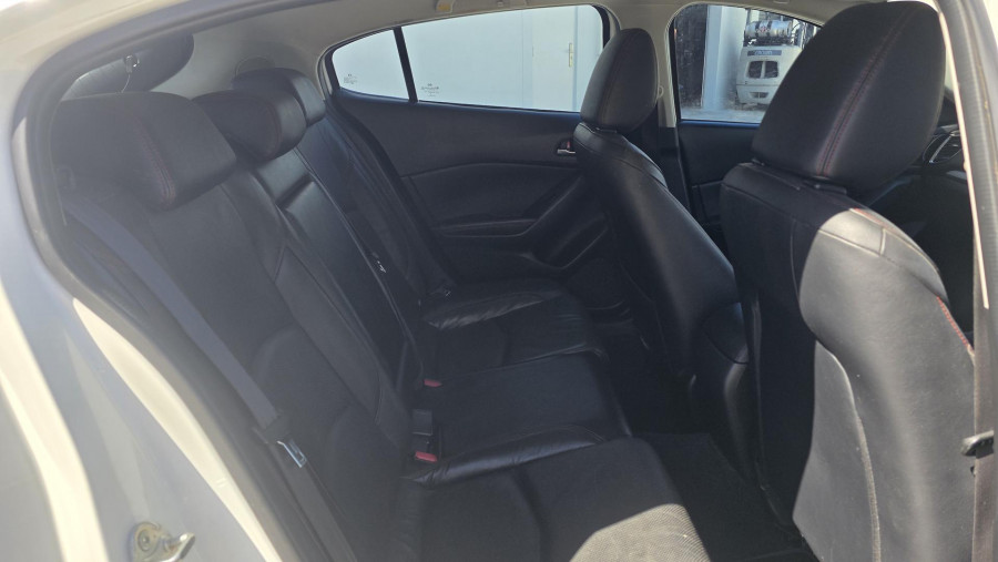 2015 Mazda 3 BM5438 SP25 Hatch Image 9