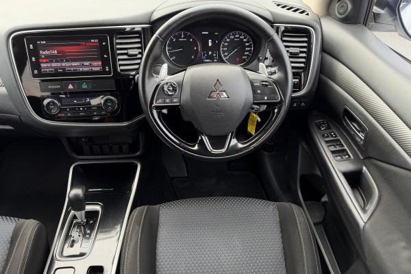 2016 MY17 Mitsubishi Outlander ZK LS Safety Pack SUV Image 14