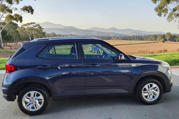 2021 Hyundai Venue QX.V3 Active SUV Image 8