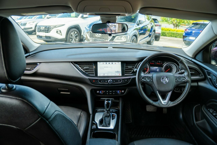 2018 Holden Calais ZB Hatch Image 16