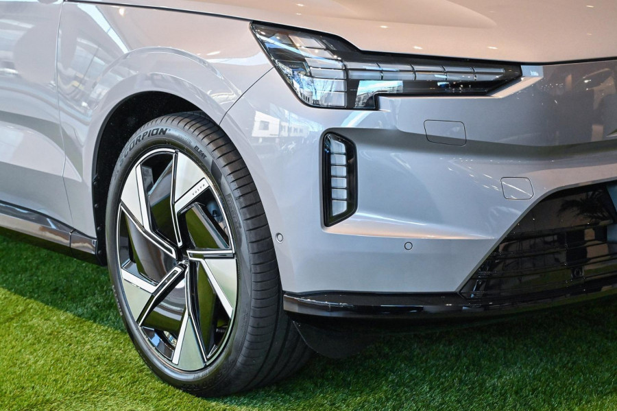 2026 MY27 Volvo EX90  Ultra Twin Motor Performance SUV Image 21