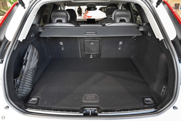 2026 Volvo XC60 UZ Ultra T8 Plug-in Hybrid Dark SUV Image 8