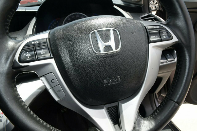 2013 Honda Odyssey 8 of 18