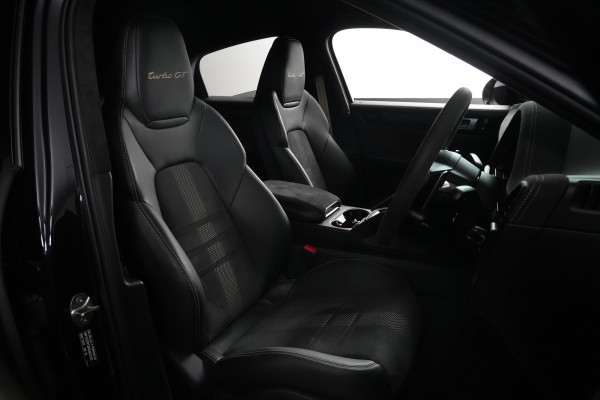 2022 Porsche Cayenne Turbo GT Coupe Image 37