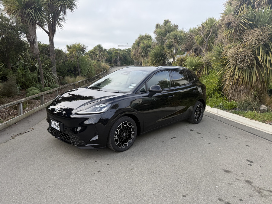 2026 MG MG4 AH4E Essence 64 Hatch Image 4