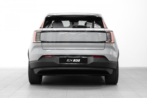 2026 Volvo EX30  Single Motor Extended Range Ultra SUV Image 7