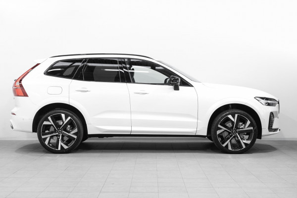 2026 Volvo XC60 UZ B5 AWD Ultra Dark SUV Image 3