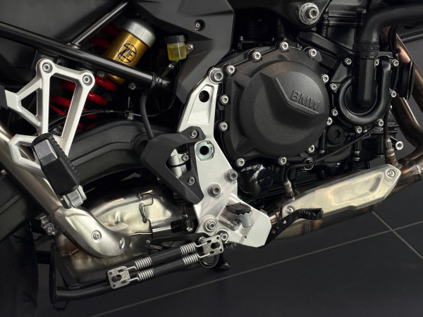 2026 BMW F 800 GS Triple Black F 800 image 13