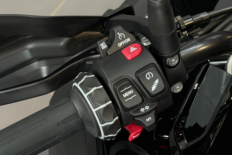 2026 BMW F 800 GS Triple Black F 800