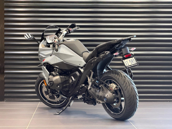 2026 BMW R 1300 RS Option 719 R 1300 image 4