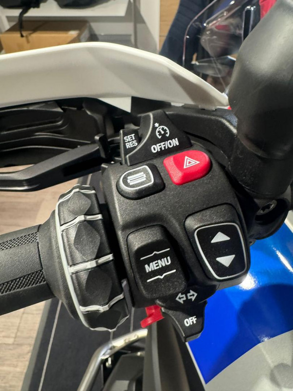 2026 BMW R 1300 GS Trophy R 1300 image 10