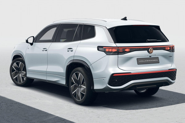 2025 MY26 Volkswagen Tayron R4 195TSI R-Line SUV Image 3