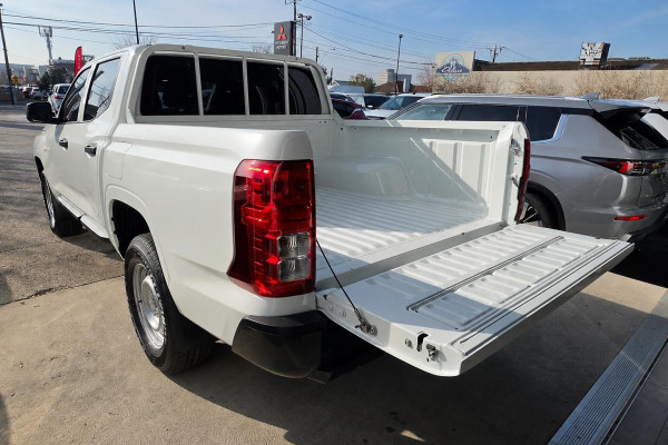 2026 Mitsubishi Triton MV GLX Ute Image 7