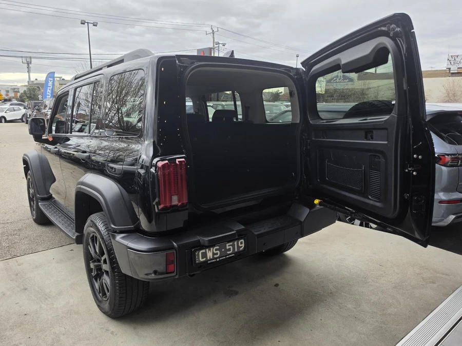 2023 GWM Tank 300 P01 Ultra SUV Image 8