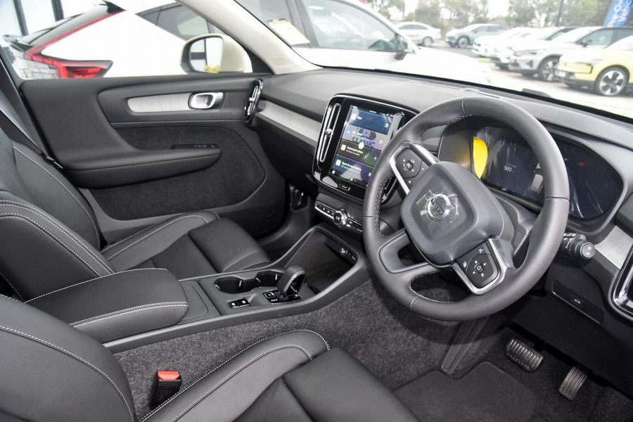 2024 MY25 Volvo XC40  Plus B4 SUV Image 12