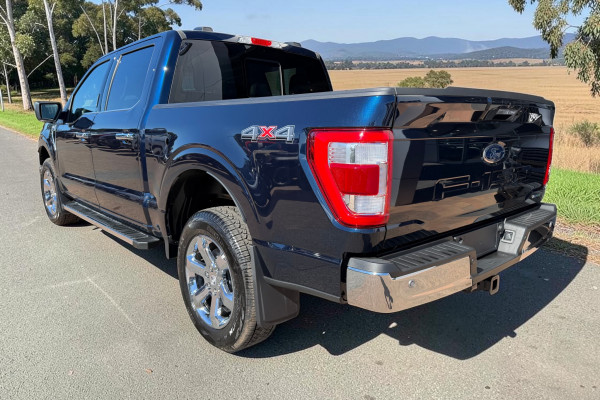 2023 Ford F-150  Lariat Dual Cab Image 5
