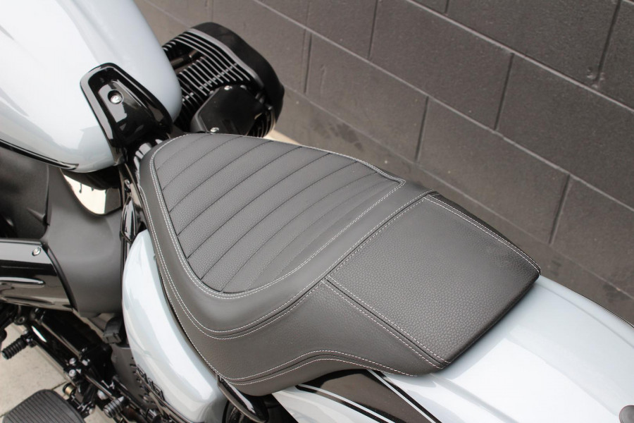 2025 BMW R 18 Blacked Out R 18