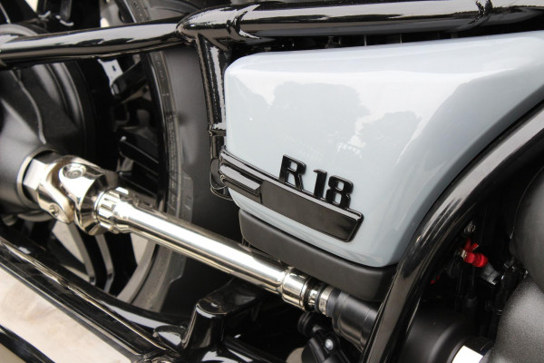 2025 BMW R 18 Blacked Out R 18 image 13