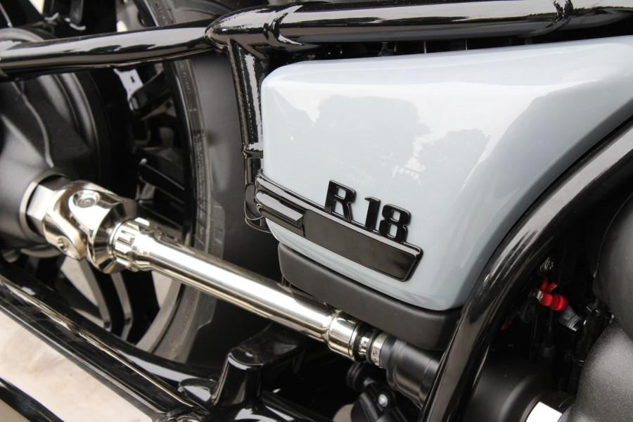 2025 BMW R 18 Blacked Out R 18