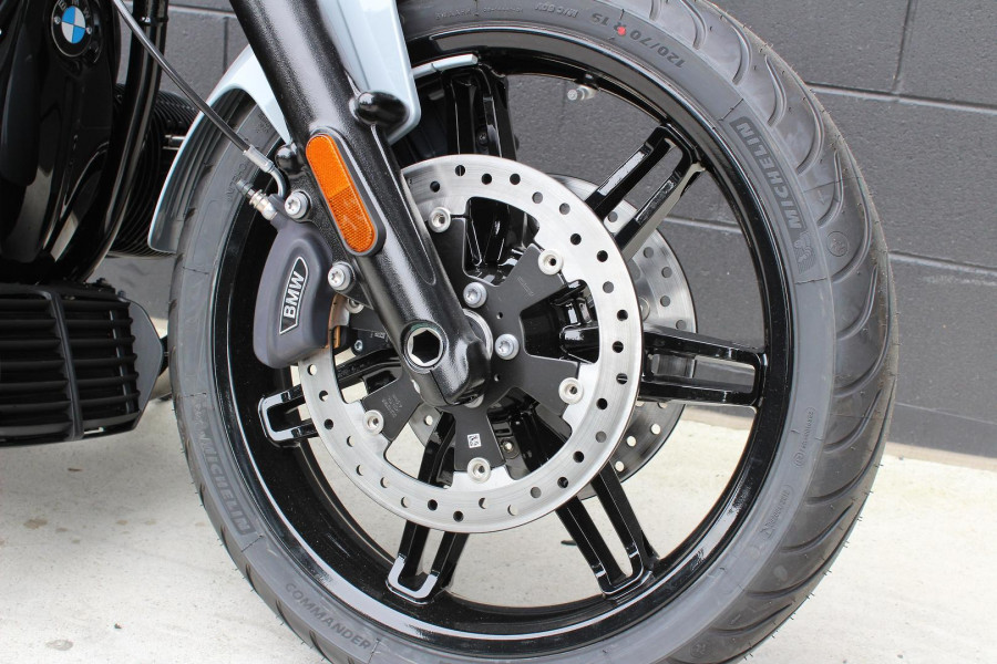 2025 BMW R 18 Blacked Out R 18