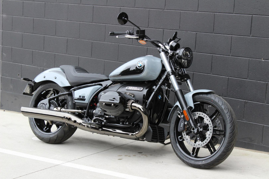 2025 BMW R 18 Blacked Out R 18