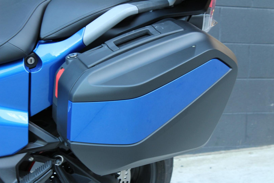 2025 MY26 BMW R 1300 RT Impulse R 1300