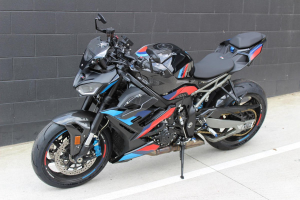 2025 BMW M 1000 R M Competition Package M 1000 image 3