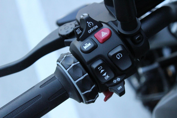 2025 BMW R 12 HL R 12