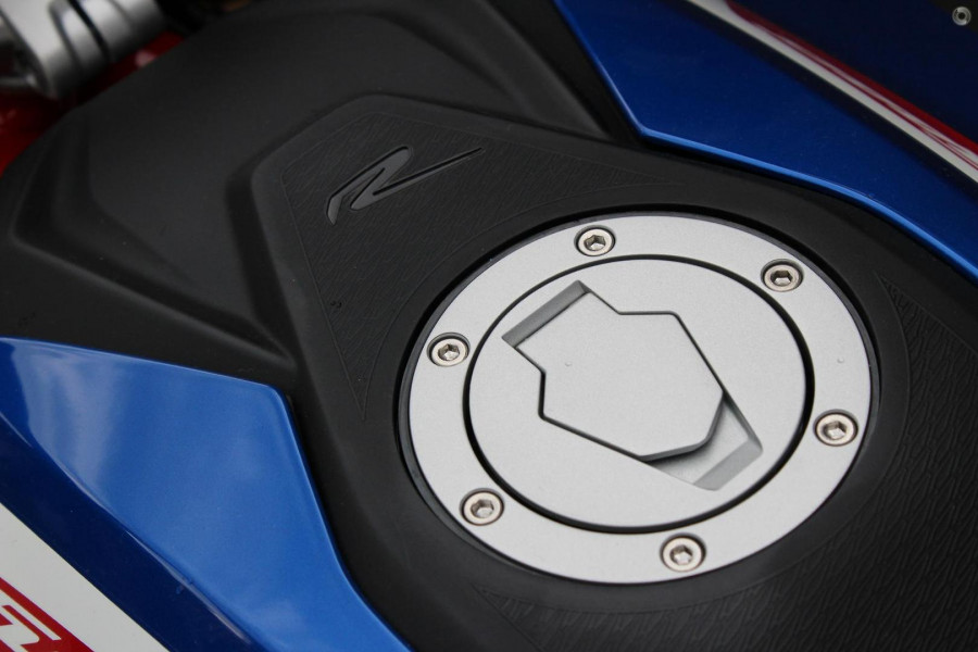 2025 BMW G 310 R G 310