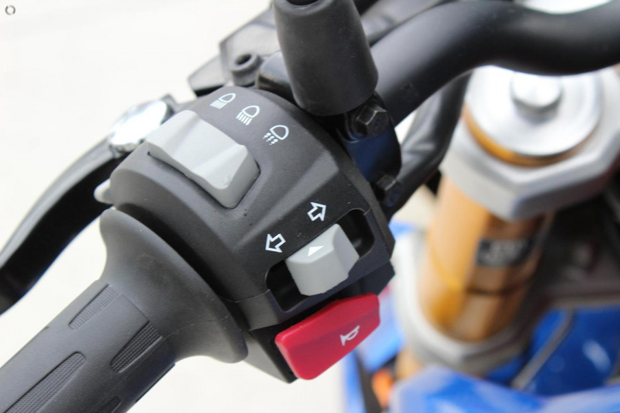 2025 BMW G 310 R G 310