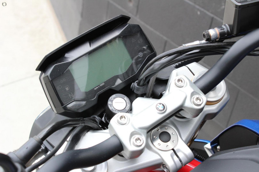 2025 BMW G 310 R G 310