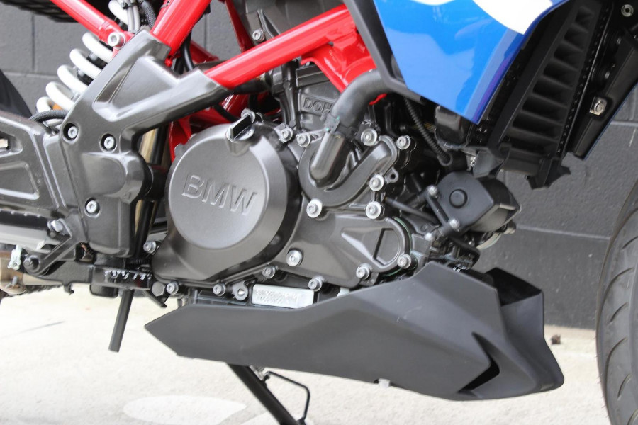 2025 BMW G 310 R G 310