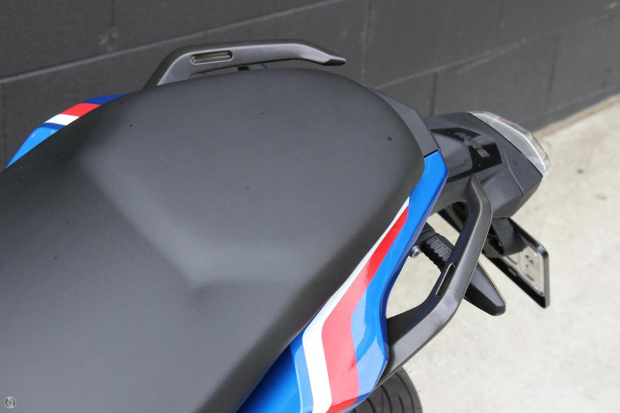 2025 BMW G 310 R G 310