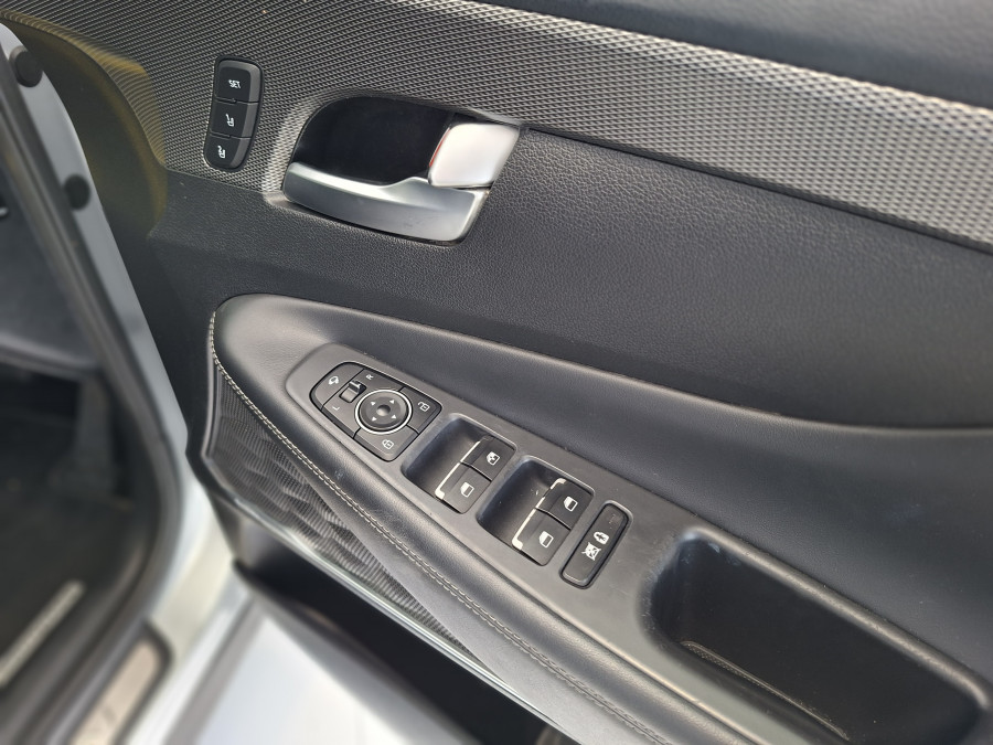 2018 Hyundai Santa Fe DM5 Series II Highlander SUV Image 15