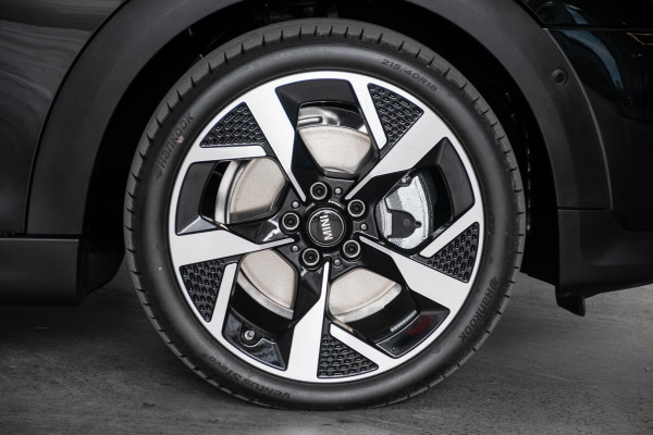 2026 MINI Cooper F65 C Classic Hatch image 21