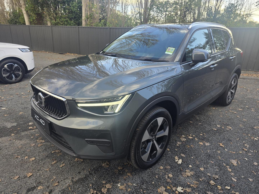 2026 Volvo XC40 XZ Plus B4 SUV Image 4