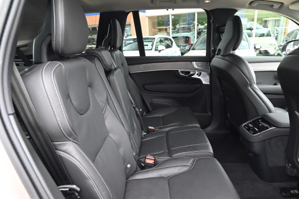 2026 Volvo XC90 L Series Ultra B5 Dark SUV Image 13