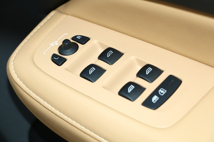 2019 MY20 Volvo S60 Z Series T5 Inscription Sedan Image 20