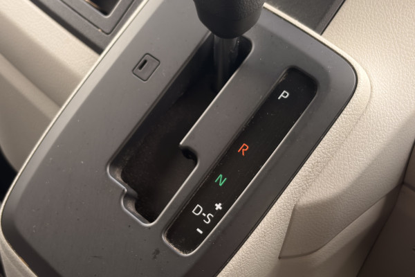 2021 Toyota HiAce GDH300R  Crew Van Image 22