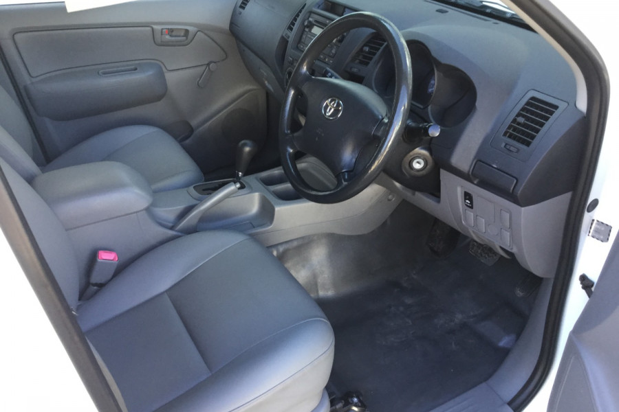 2009 Toyota HiLux 6M7099000 Workmate Ute Image 11