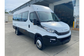 2021 Iveco Daily Bus Image 2